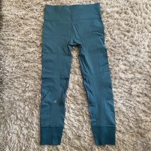 Lululemon Ebb to street tight